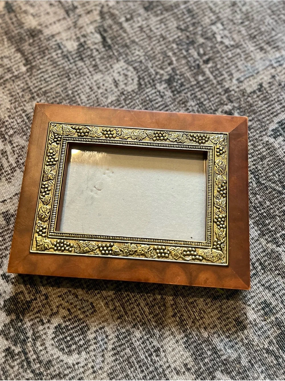 Vintage wood & brass picture frame embossed grapevine border, 5x3” photo